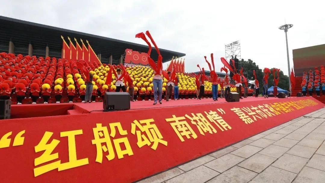 网络评论新秀挑战赛｜哈尔滨爆火出圈：在求变中留住“泼天的富贵”