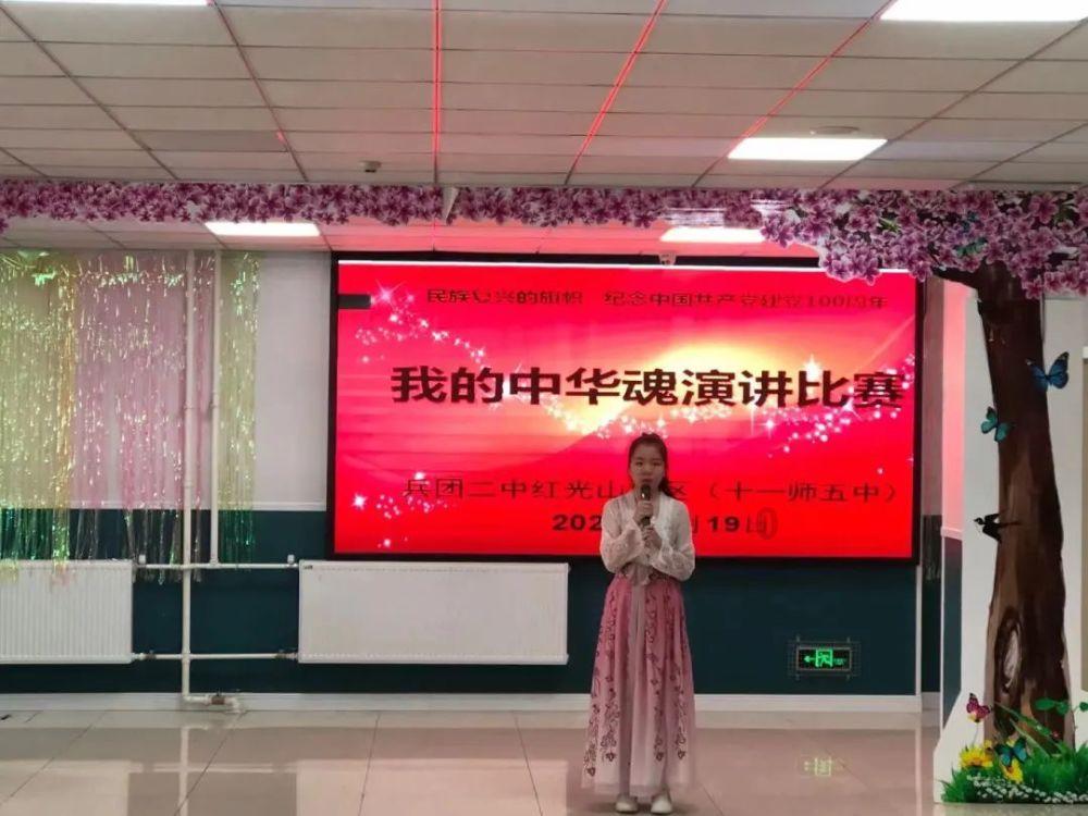 15万以内混动SUV领域新的竞争强者 江淮QX PHEV拿下年度电混SUV称号